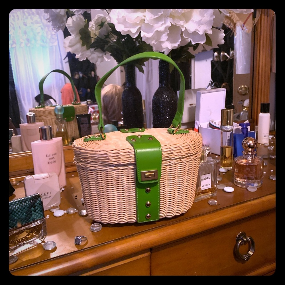 Hand bag